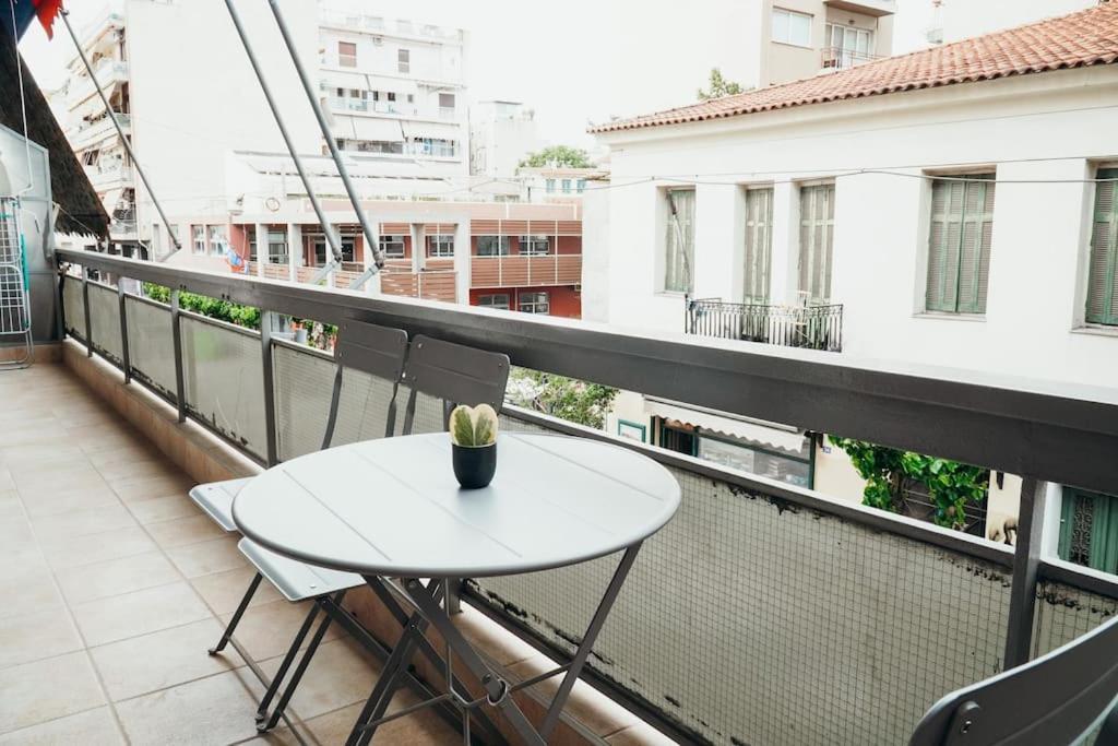 Charming Apartment In Keramikos เอเธนส์ ภายนอก รูปภาพ